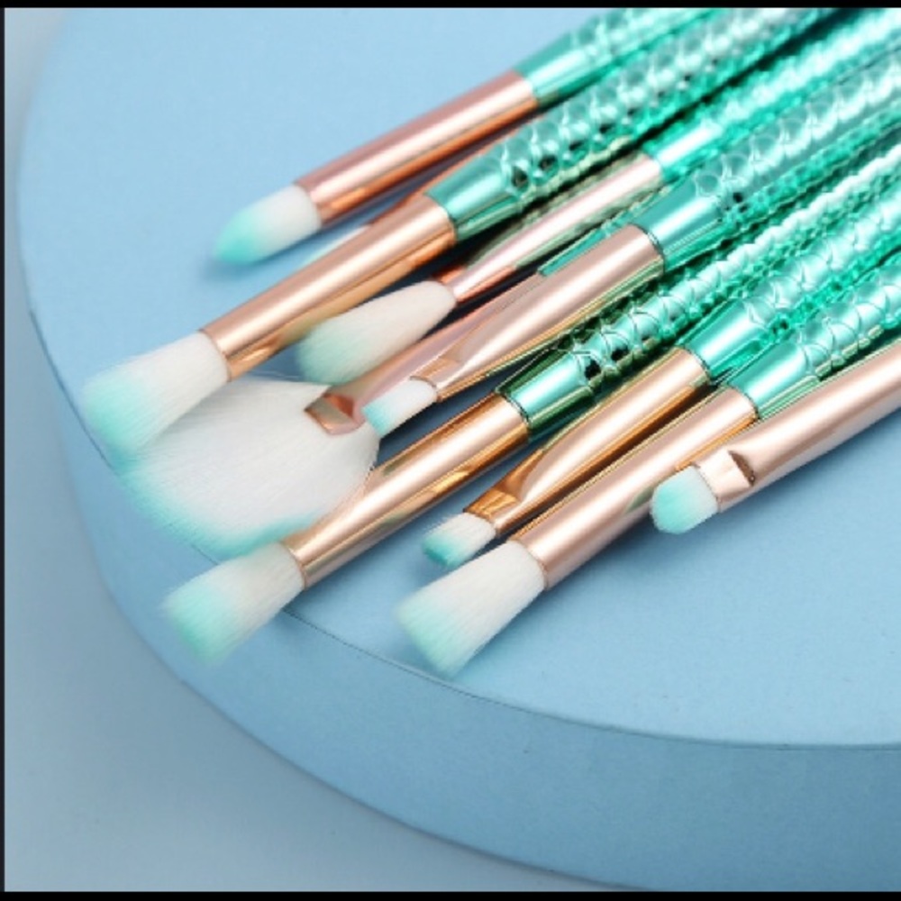Mermaid Makeup Brush Set (10 Piece) -New 💄